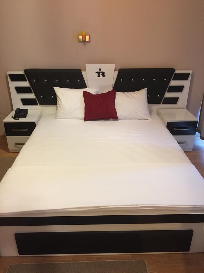 Hotel Bavaria Pristina Eksteriør billede