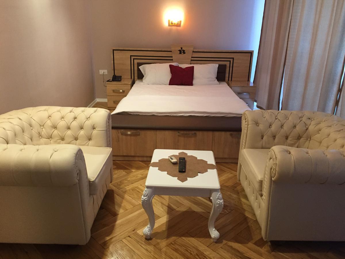 Hotel Bavaria Pristina Eksteriør billede