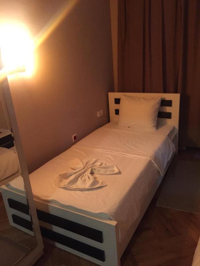 Hotel Bavaria Pristina Eksteriør billede