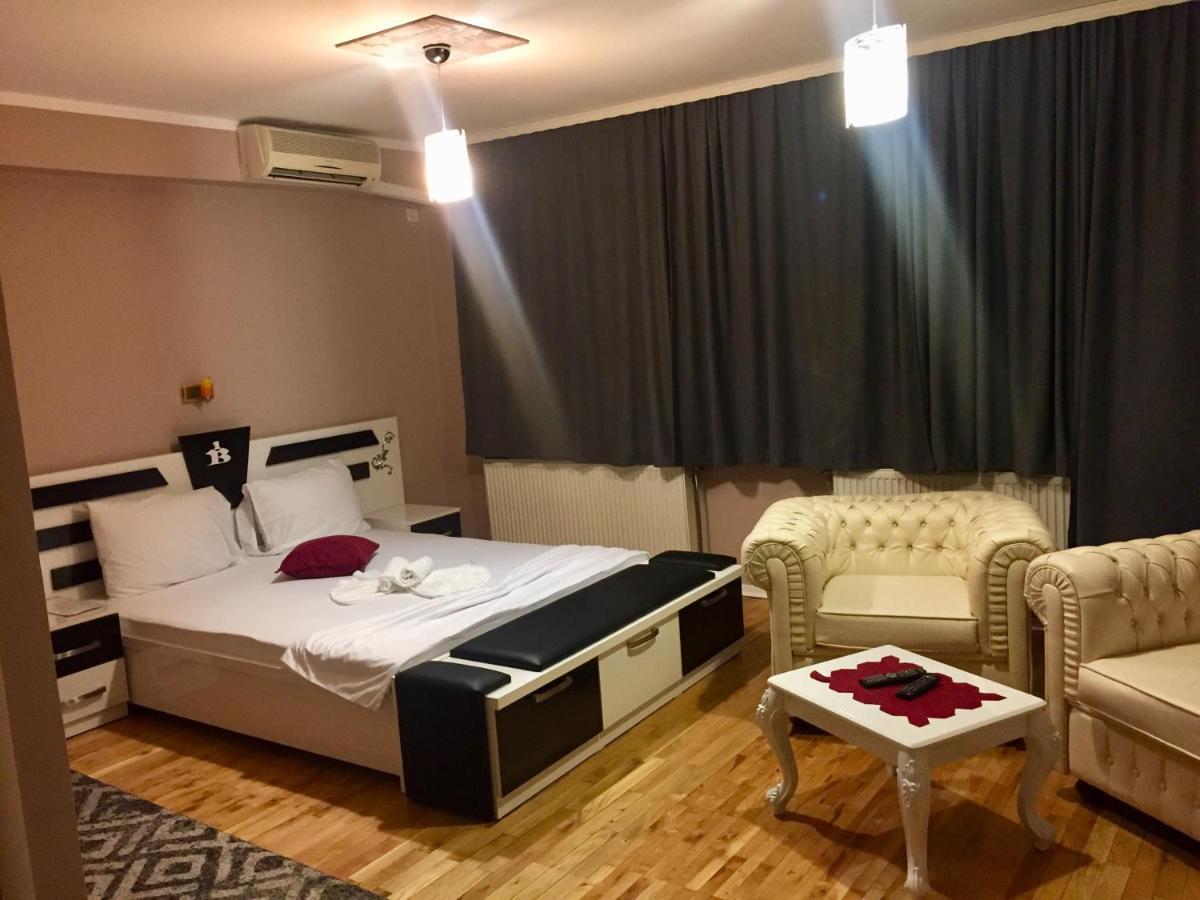 Hotel Bavaria Pristina Eksteriør billede