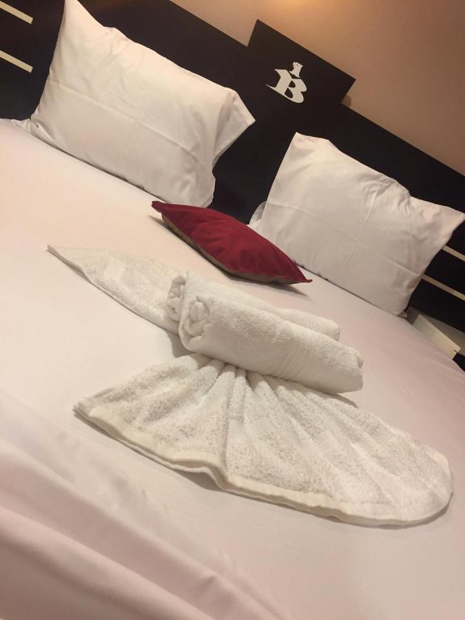 Hotel Bavaria Pristina Eksteriør billede