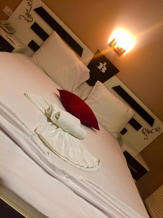 Hotel Bavaria Pristina Eksteriør billede