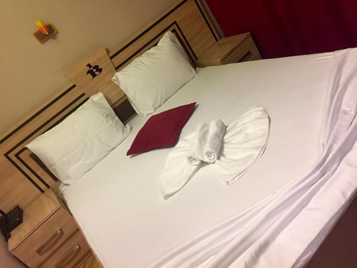 Hotel Bavaria Pristina Eksteriør billede